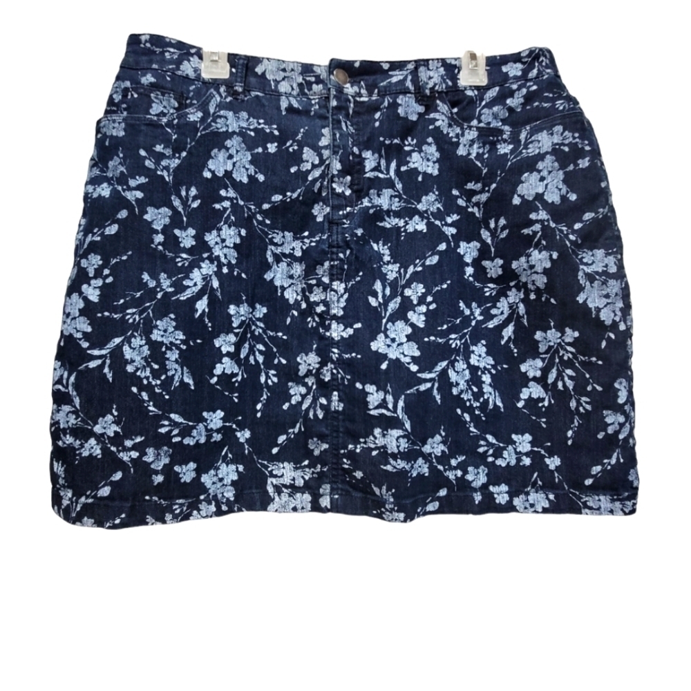 Croft & Barrow Sz 16 Floral Denim Cotton Blend Skort w/Front Zipper and Pockets